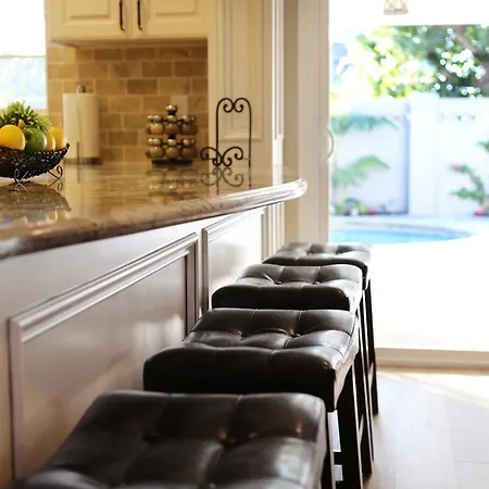 Lavish 5 Bedroom, 4 Bath Pool Home 3/4 Mile To Disney